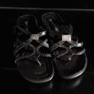 Minnetonka Black Leather Thong Sandals with Metallic Detail Embellishment